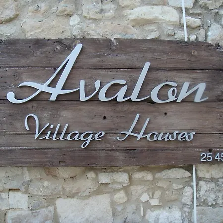 Gasthof Avalon Village